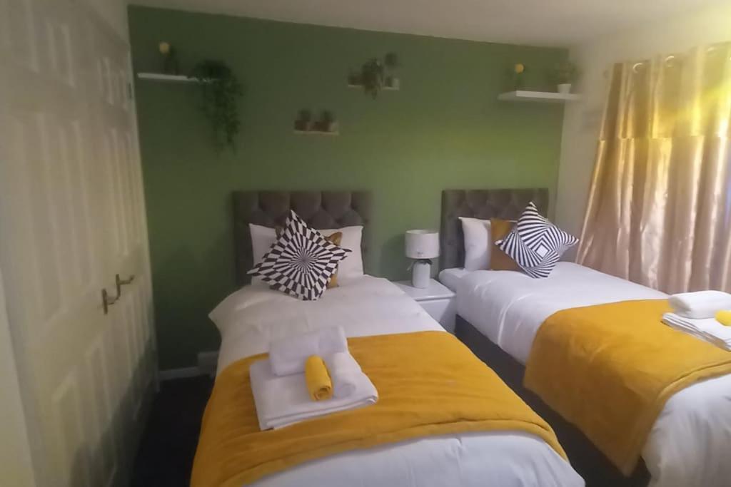 Golden Plush Suites - Beautiful Luxury 3 Bed House In Leicester Exterior foto