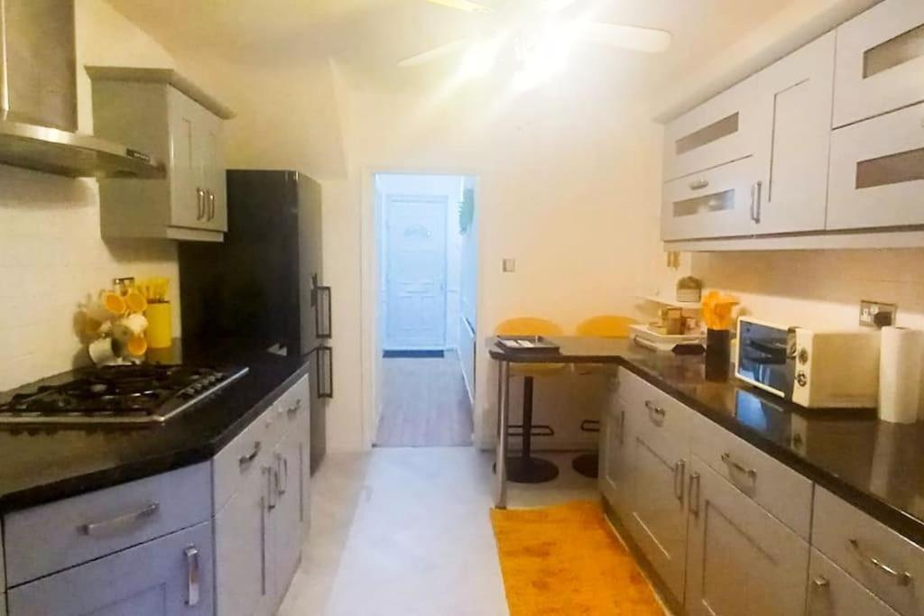Golden Plush Suites - Beautiful Luxury 3 Bed House In Leicester Exterior foto