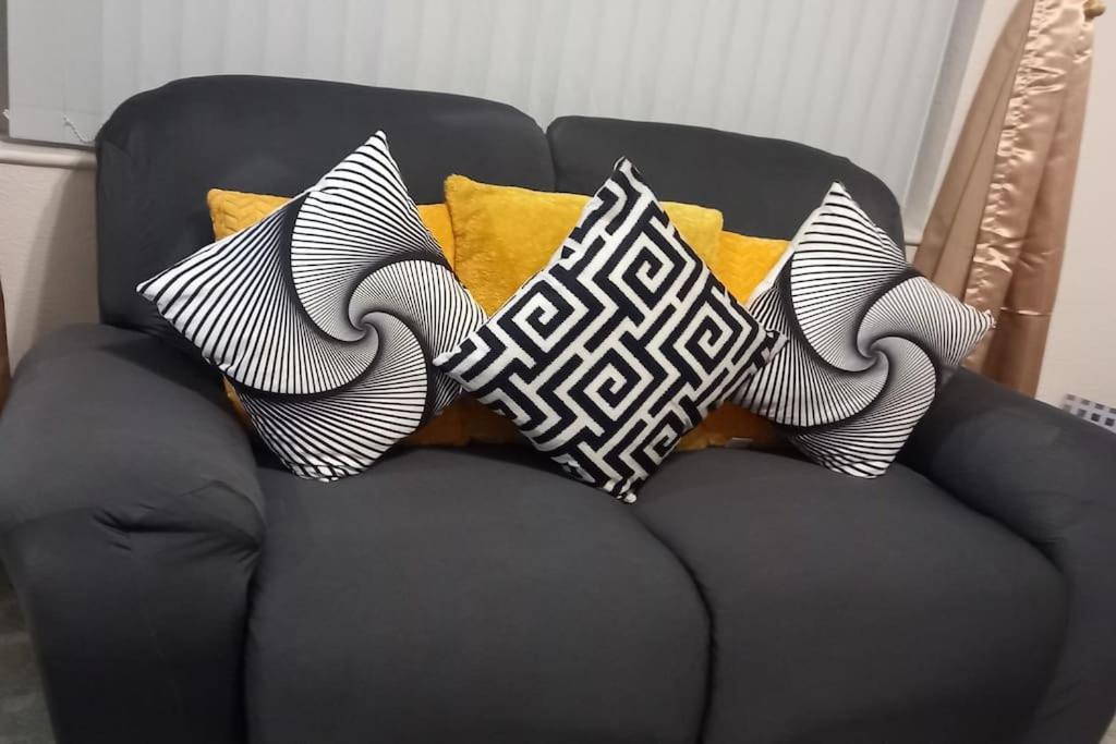 Golden Plush Suites - Beautiful Luxury 3 Bed House In Leicester Exterior foto