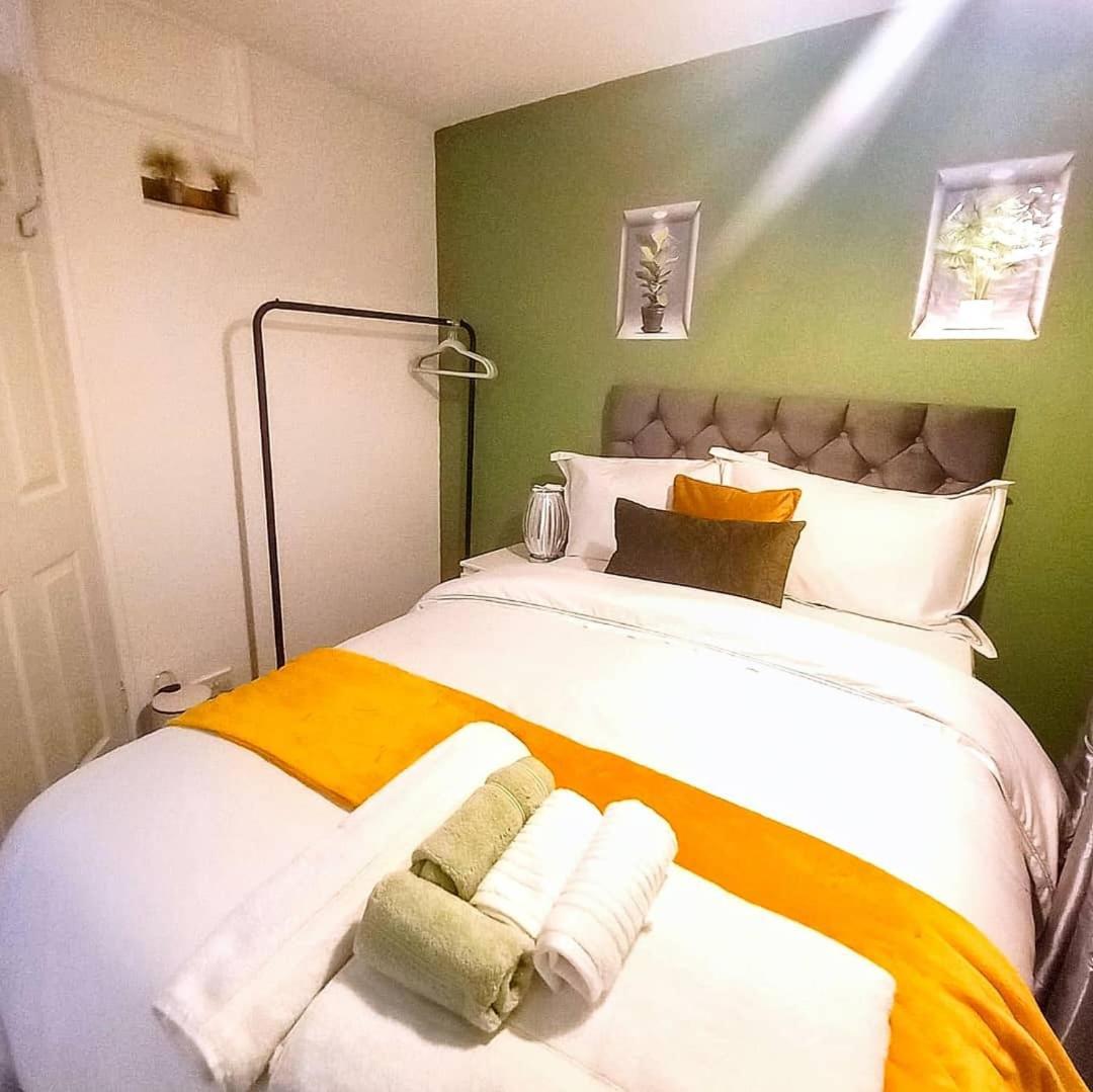 Golden Plush Suites - Beautiful Luxury 3 Bed House In Leicester Exterior foto